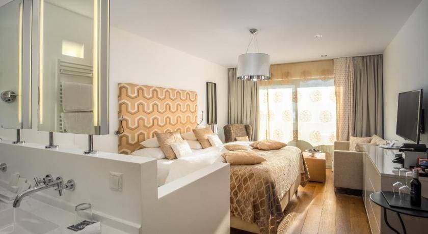 Hotel Bergkristall Oberlech 11
