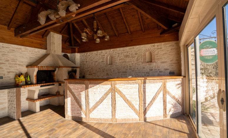 Maison d'affaires de Claire 10