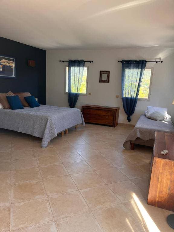 Le Domaine La Font des Pères 35