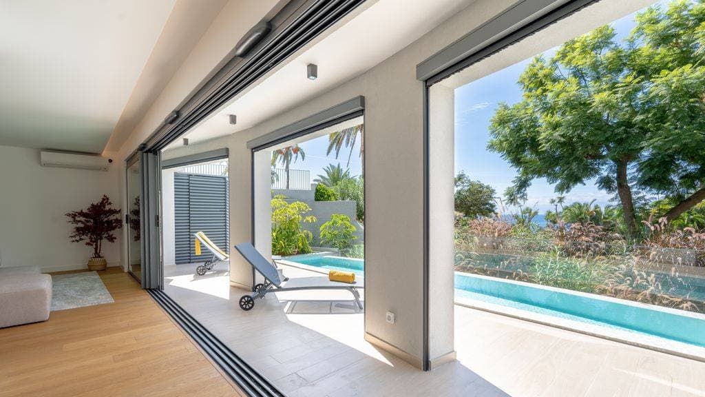 Acqua Sensation Suites by LovelyStay 22