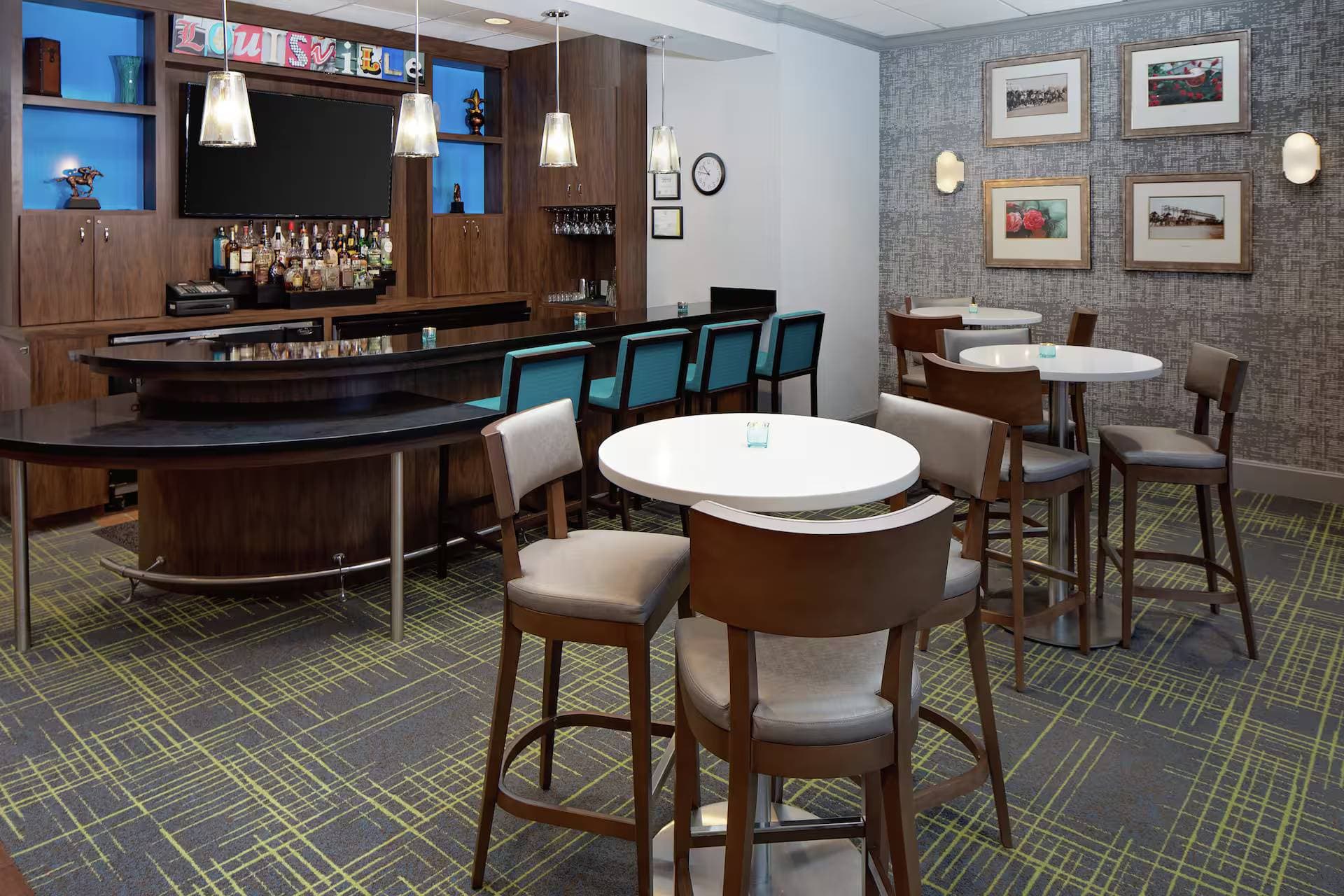 Hampton Inn Louisville Downtown 2