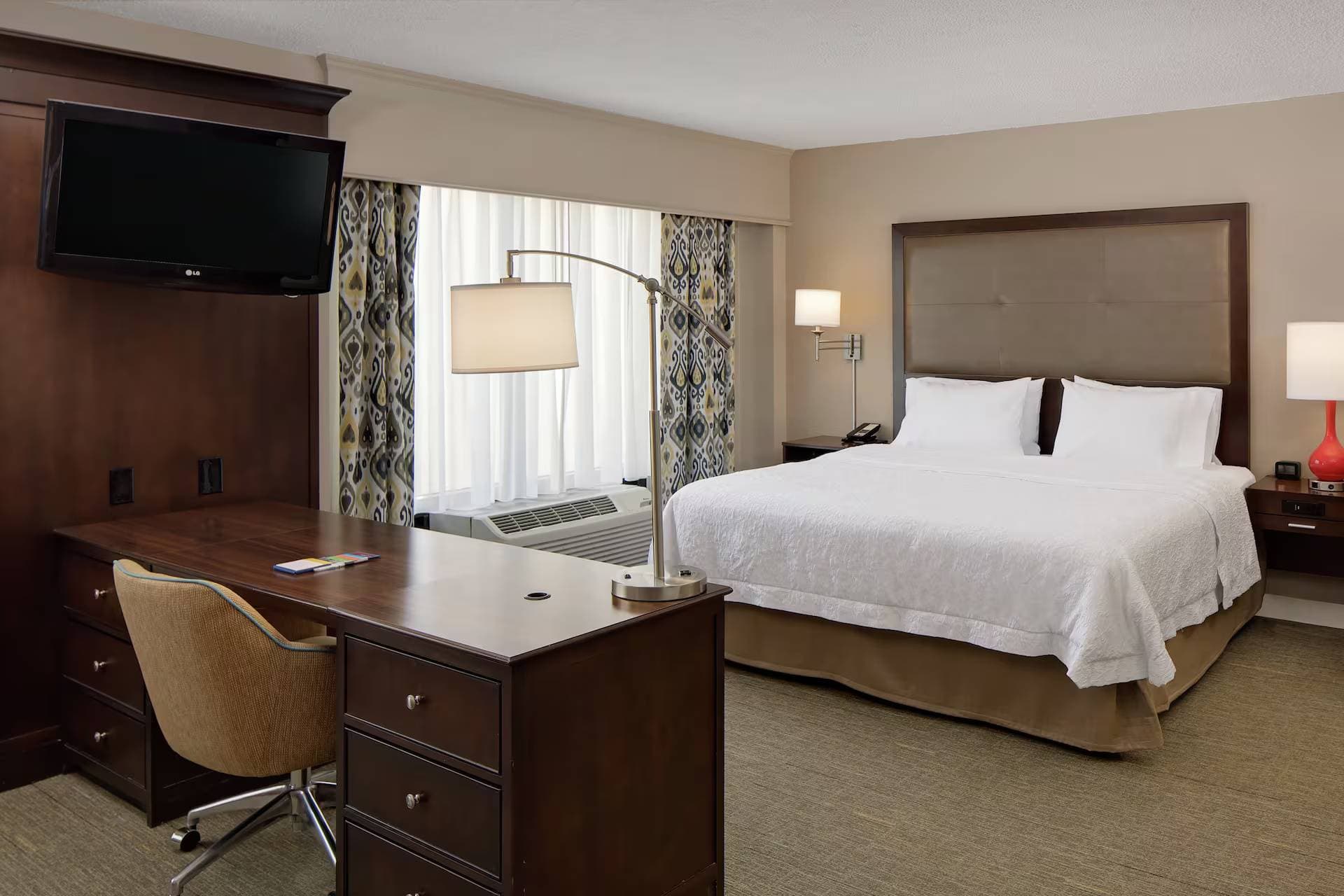 Hampton Inn Louisville Downtown 6
