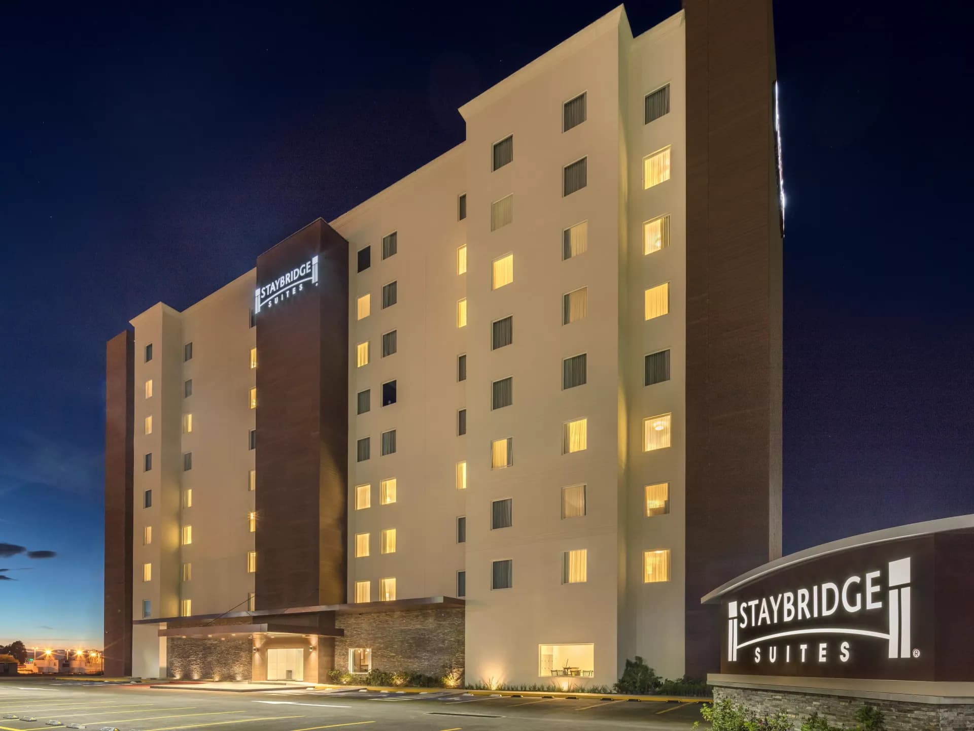 Staybridge Suites Silao 3