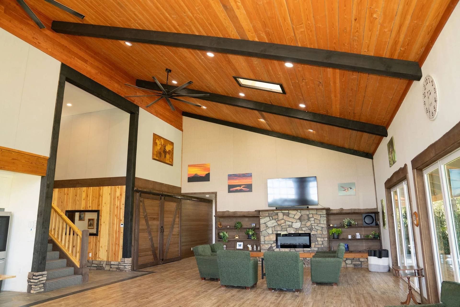 Scholls Valley Lodge 8