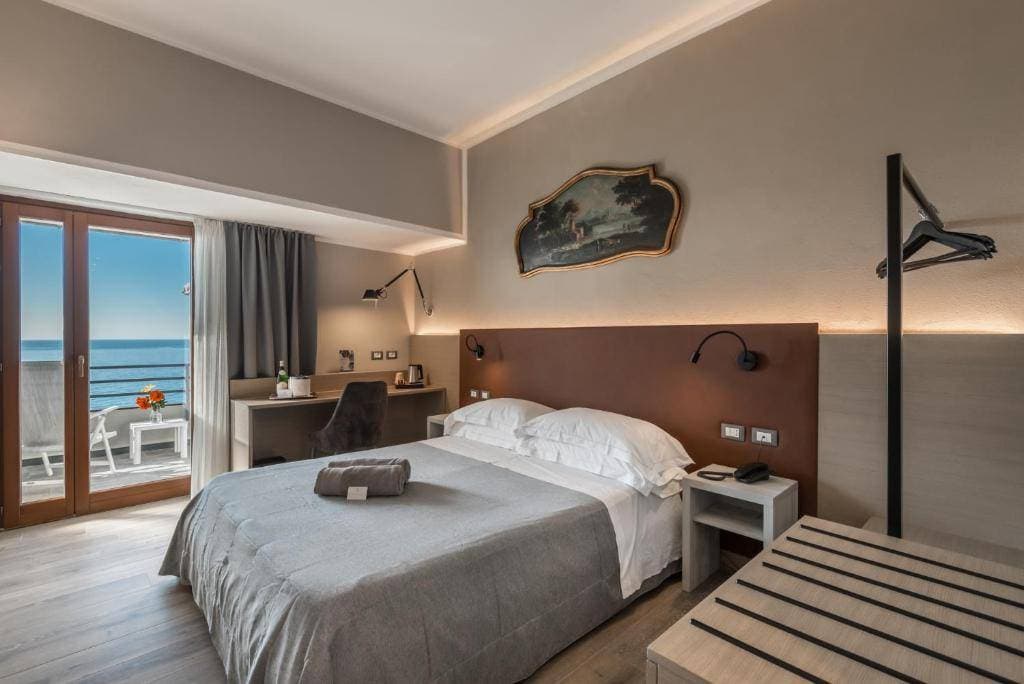 Hotel Porto Roca 37