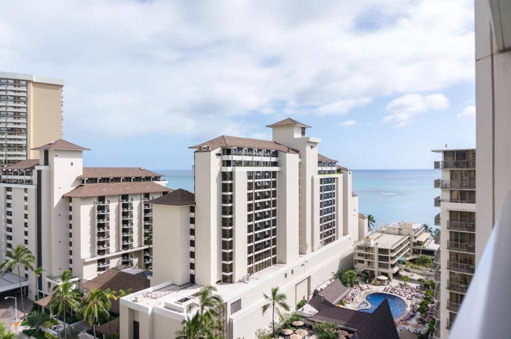 Ka La'i Waikiki Beach, LXR Hotels & Resorts