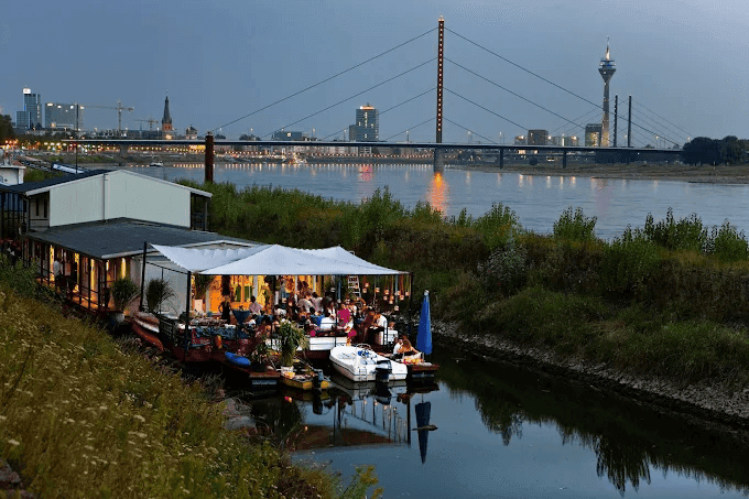 Hausboot No1 Düsseldorf