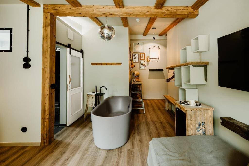 THE HEARTS HOTEL 31