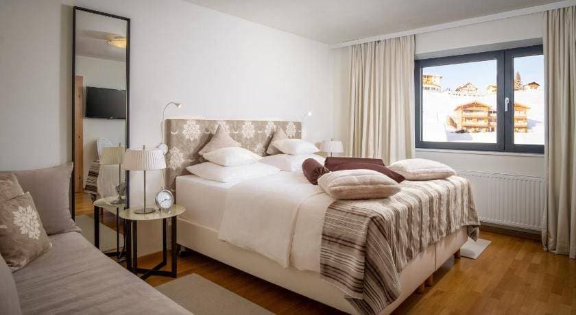 Hotel Bergkristall Oberlech 23