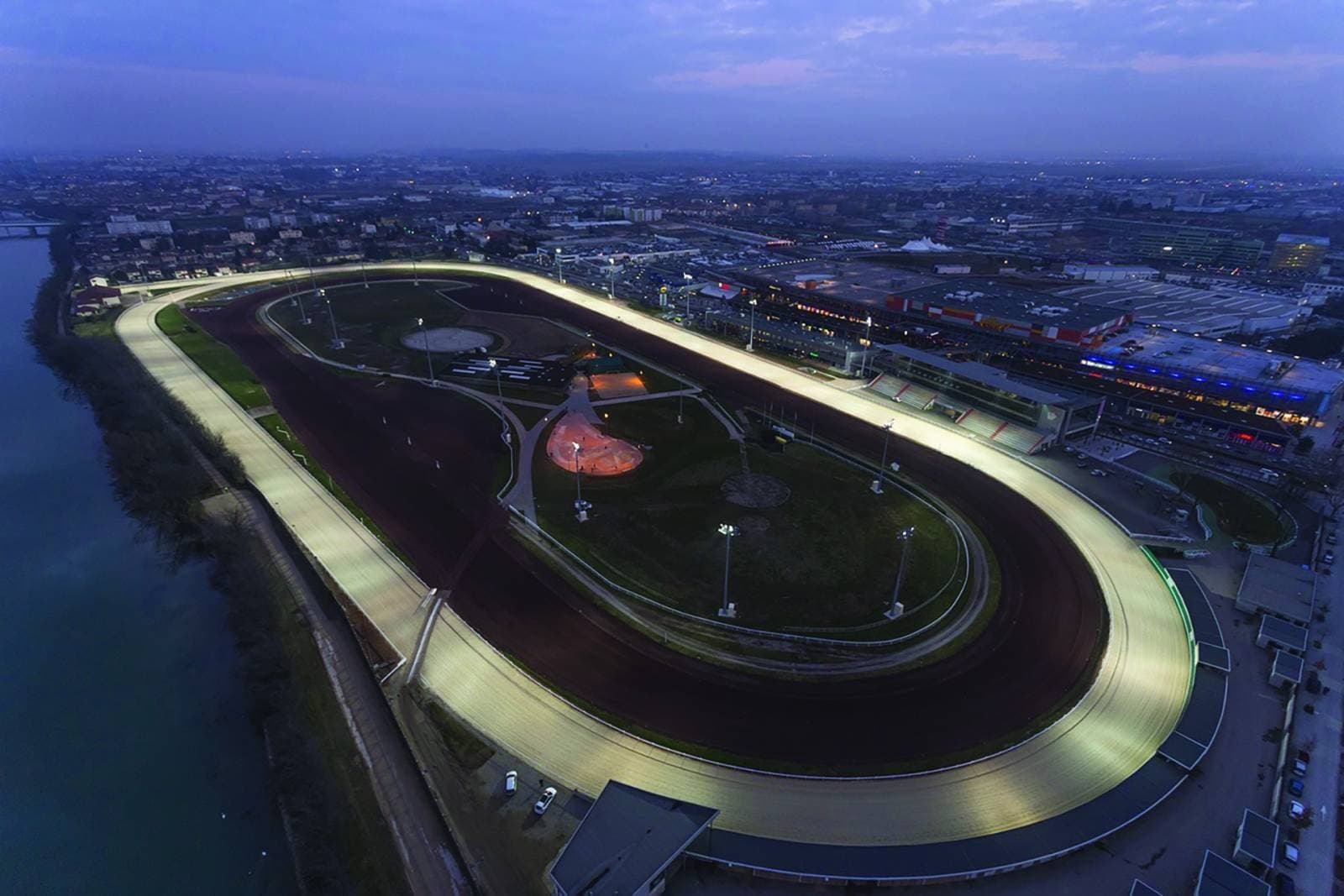 Hippodrome de Lyon - Carré de Soie 1