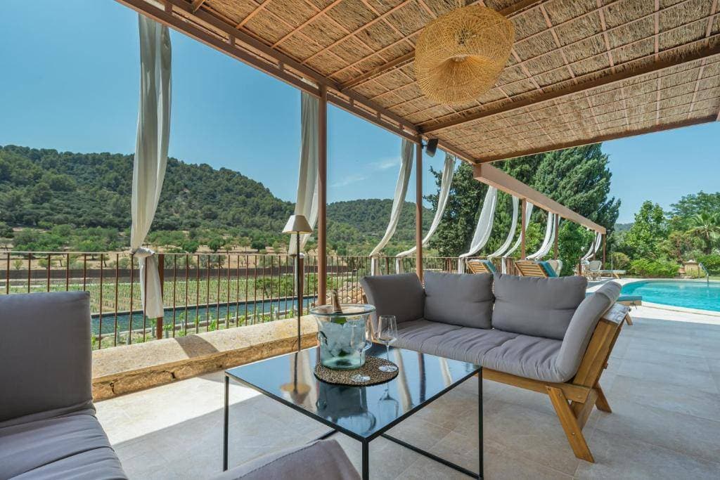 Rondaia Luxury Suites & Villas 6