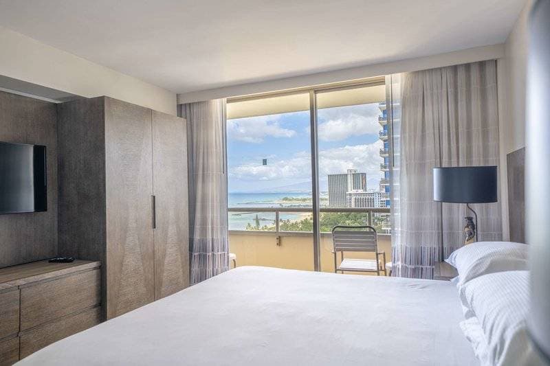 Embassy Suites Waikiki Beach Walk 24