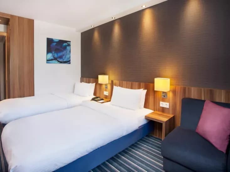 Holiday Inn Express Augsburg 10