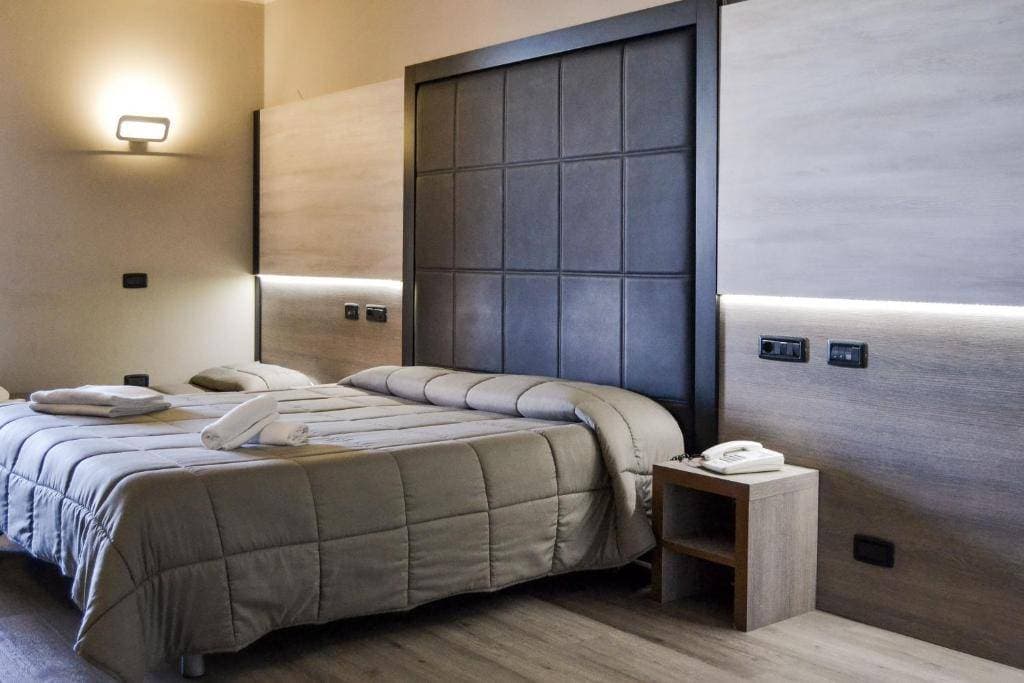 Planet Hotel 10