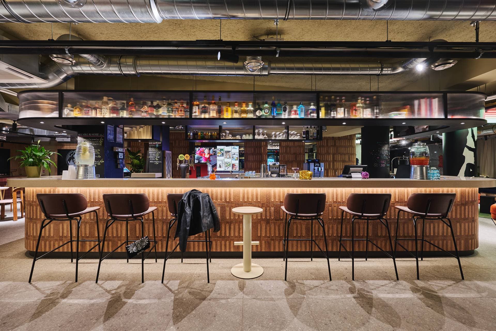 Bar