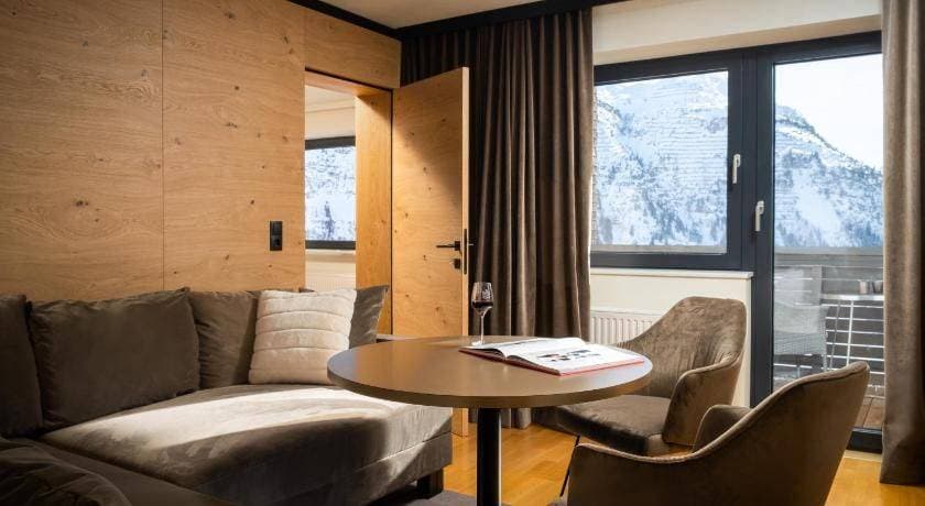 Hotel Bergkristall Oberlech 15