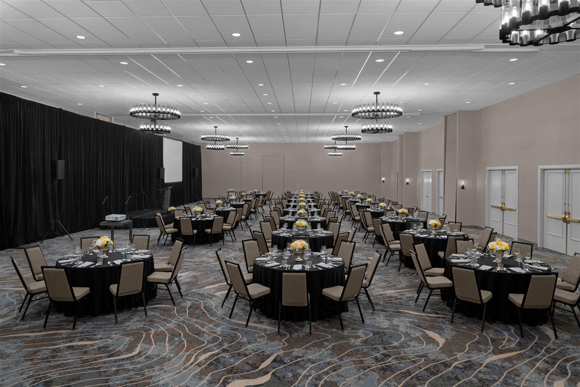 Valley River Inn 6