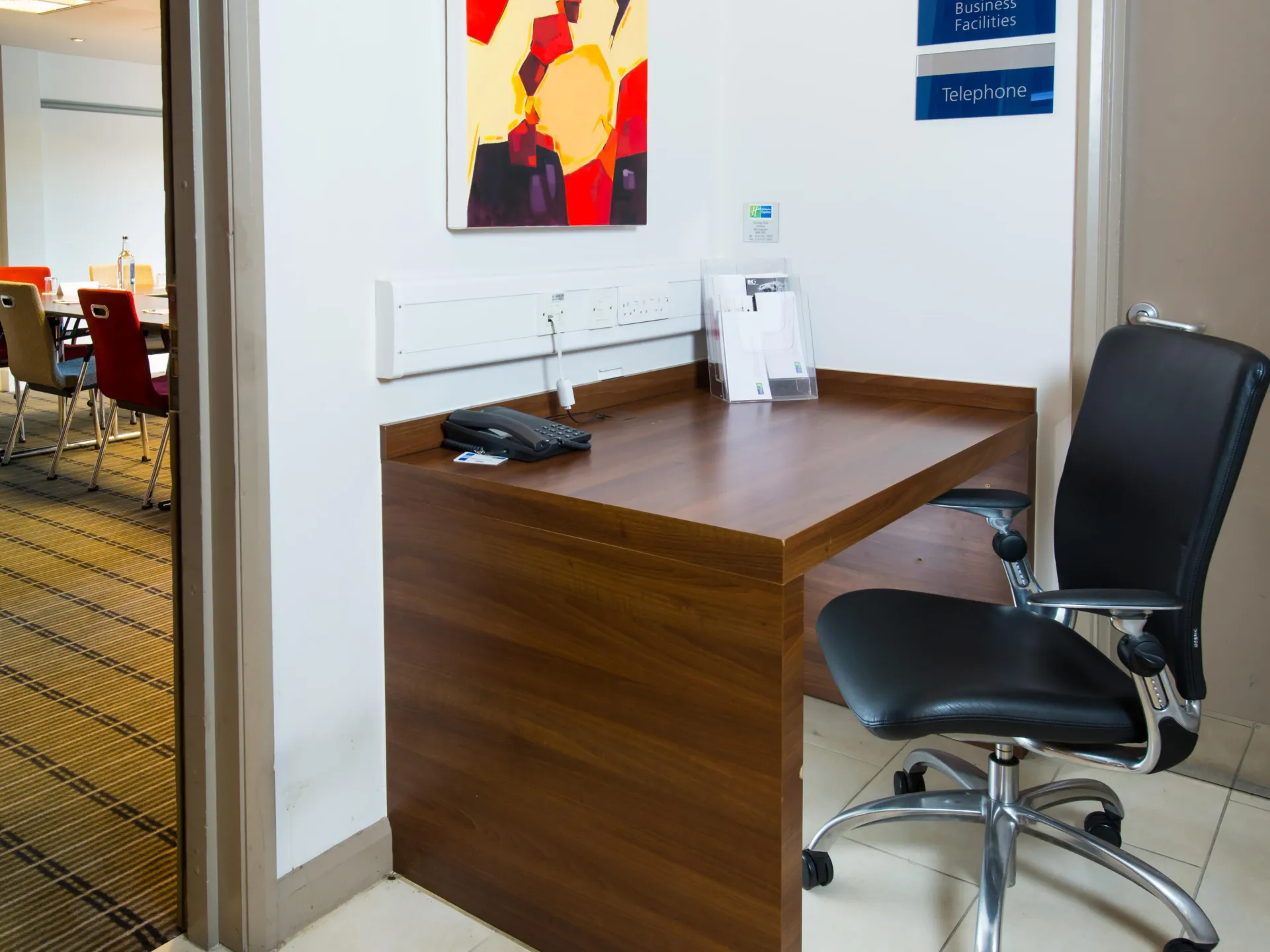 Holiday Inn Express Birmingham - Oldbury 8