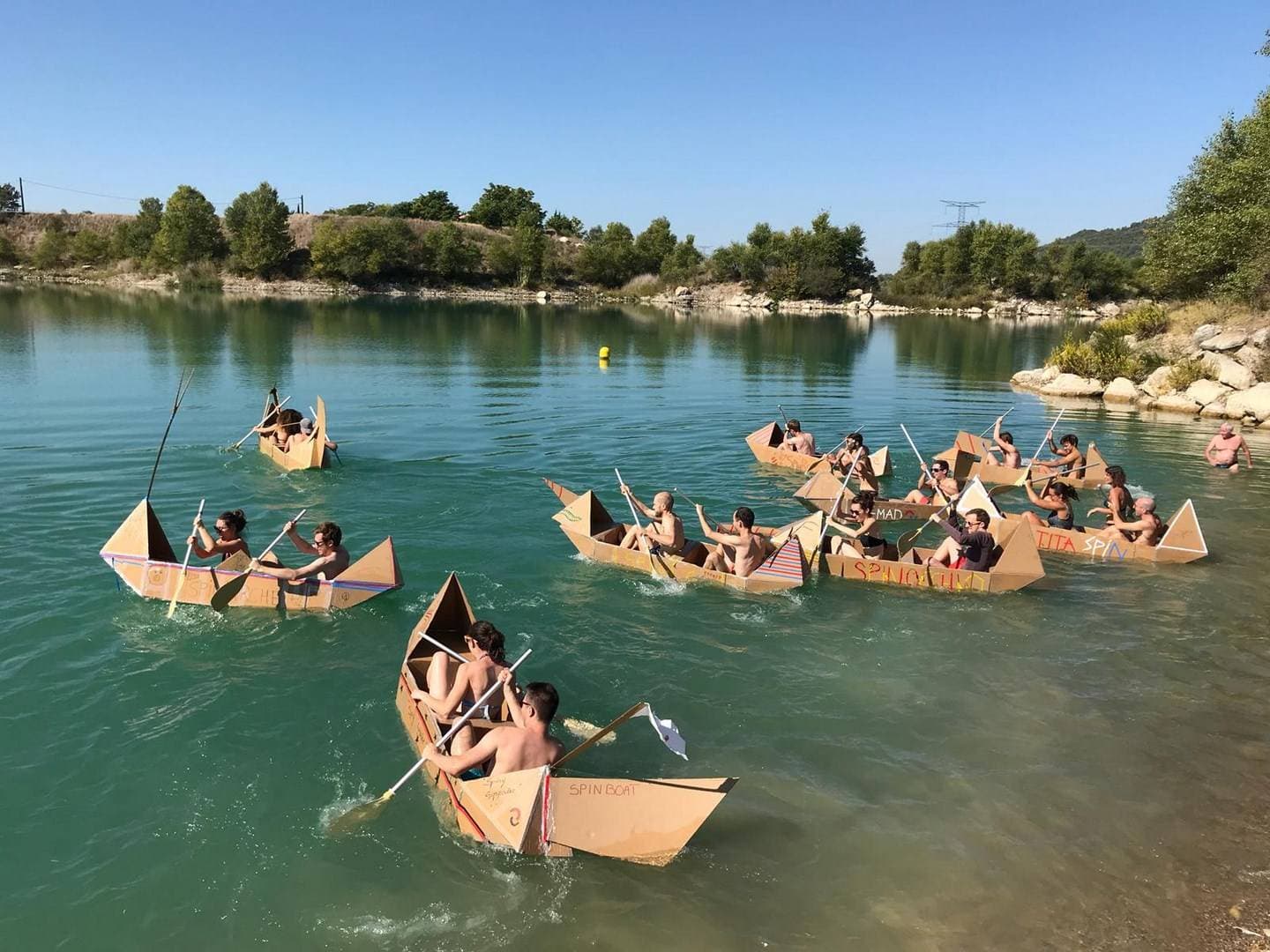 Régate en carton 