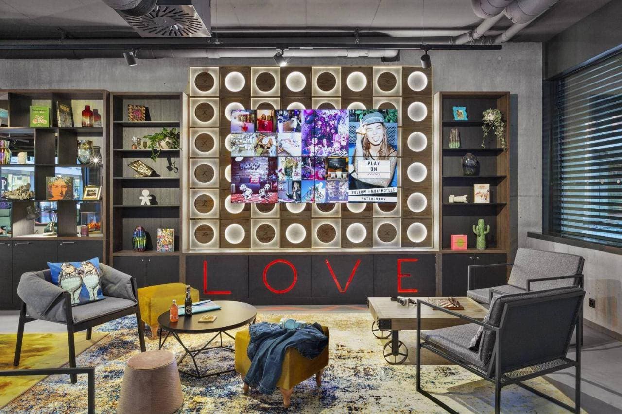 Moxy Lausanne City 10