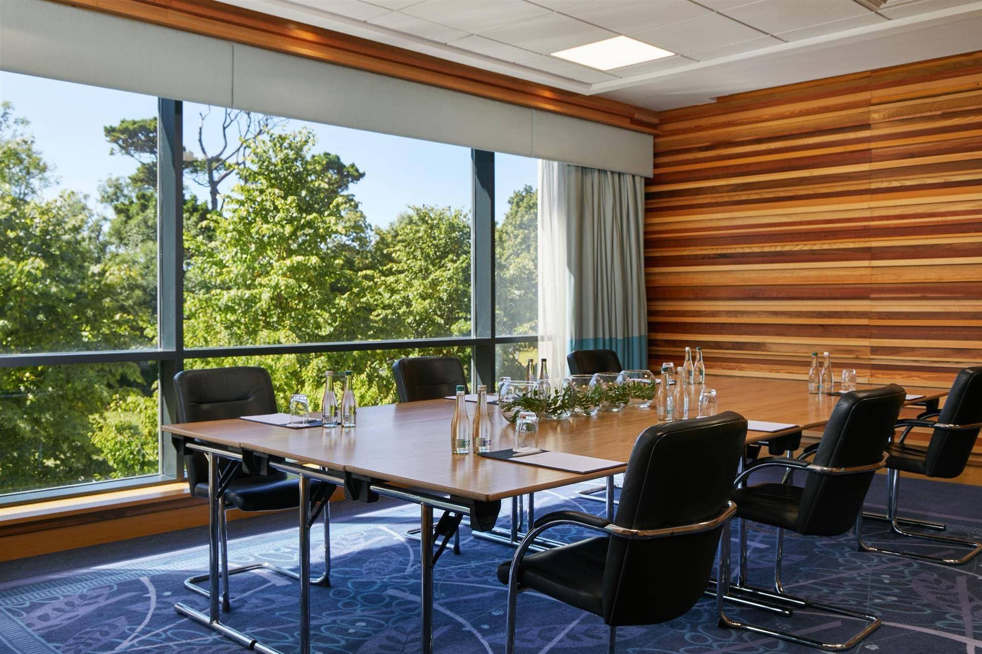 Crowne Plaza Northwood 11