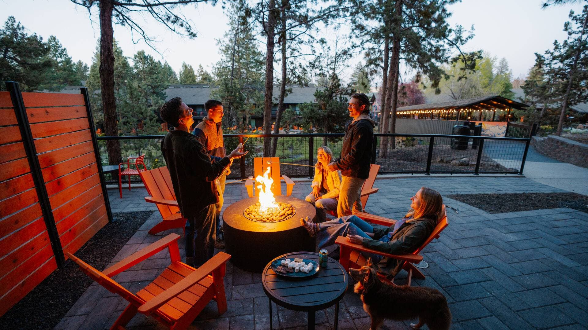 Firepit Guest Room at Riverhouse Lodge