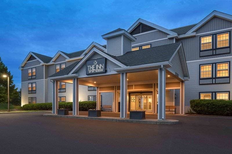 Holiday Inn Express St. Albans 6