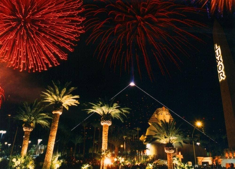 Luxor Hotel & Casino 10