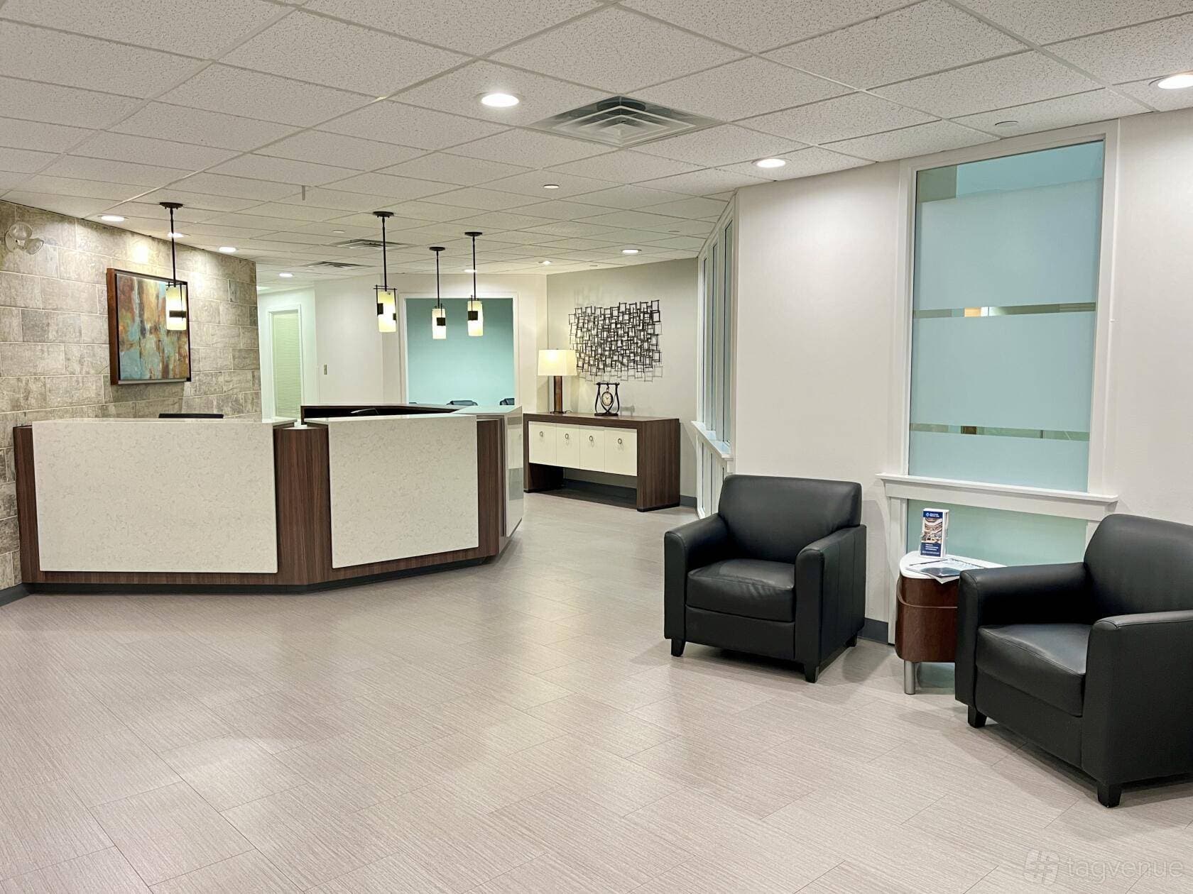 Executive Office Link 5