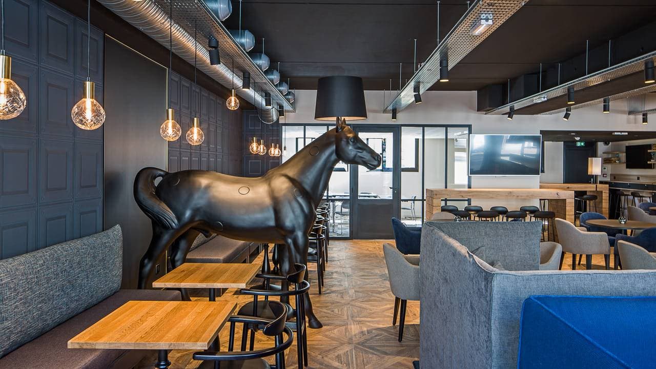 Ibis Styles Laval Centre Gare 5