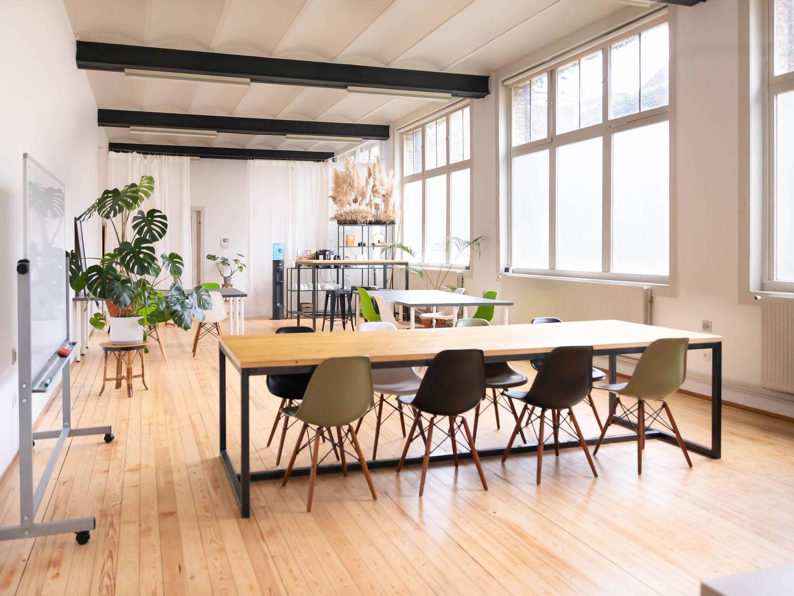 FRIDAY COWORK & MEETINGROOM in Antwerp 5