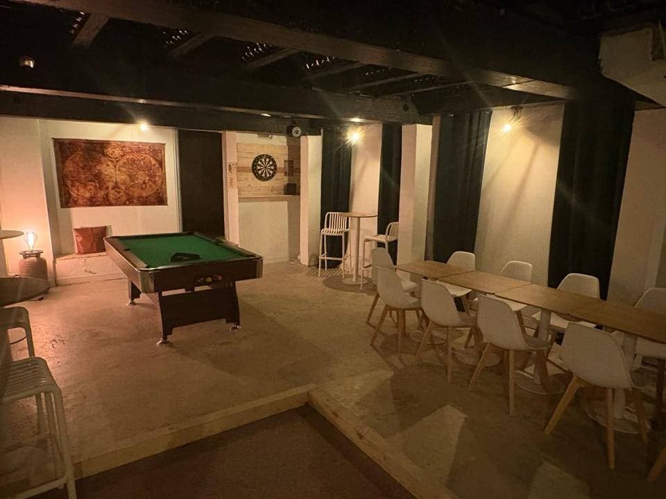 Kruz Antibes – Bar à Jeux, Billard, Fléchettes & Karaoké 3