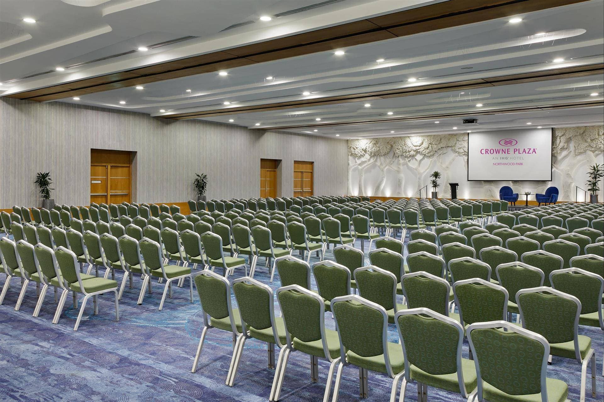 Crowne Plaza Northwood 5