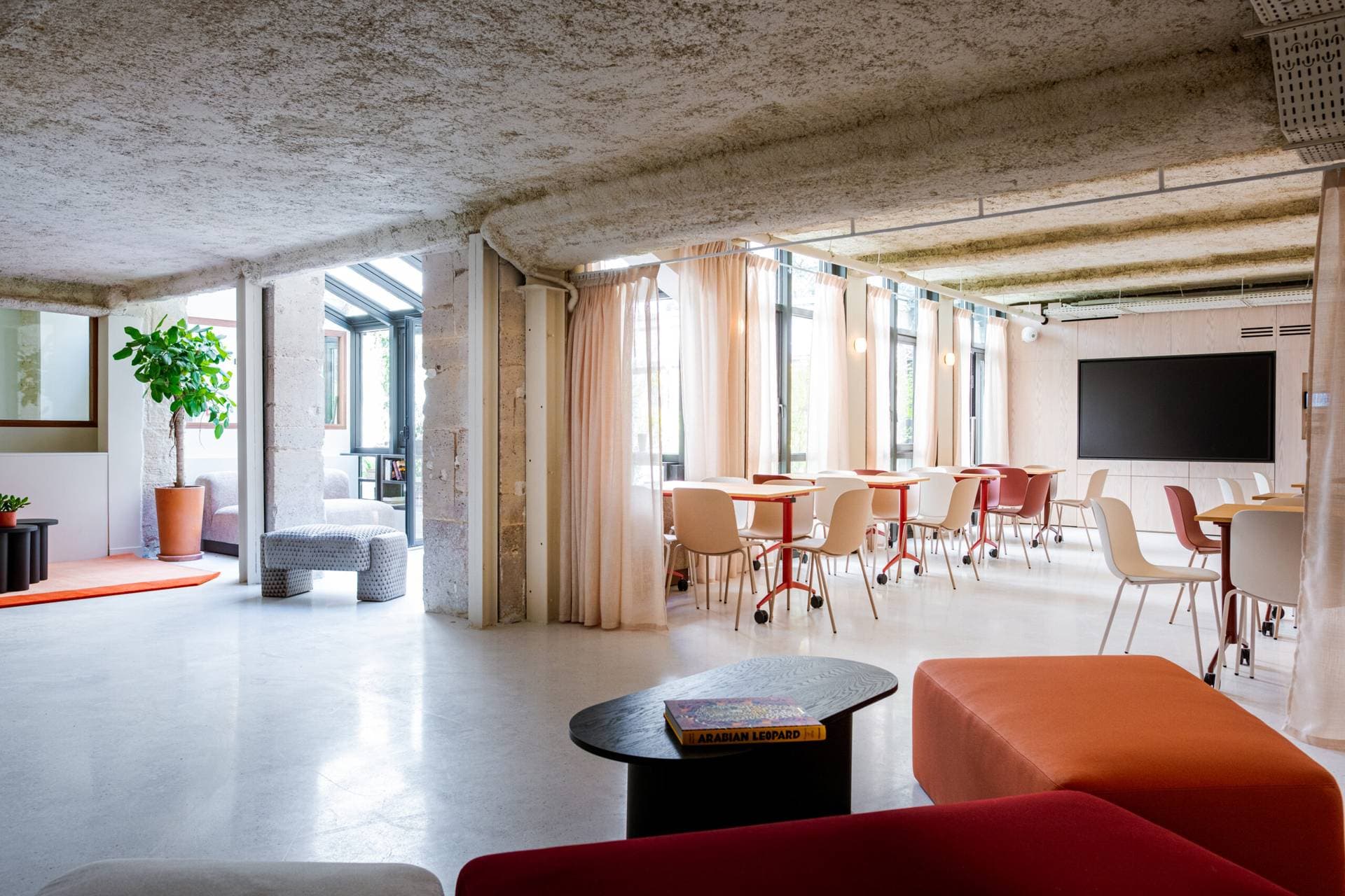 Jöro House - Pigalle 1
