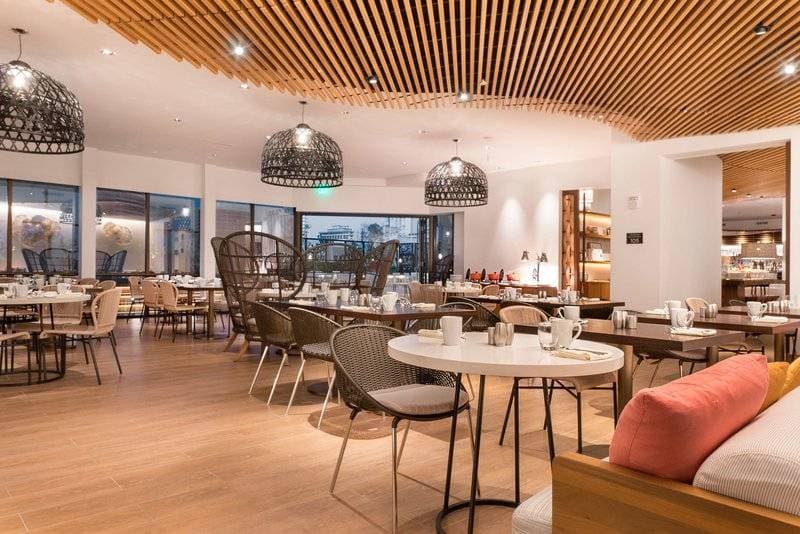 Hyatt Centric Waikiki Beach 12