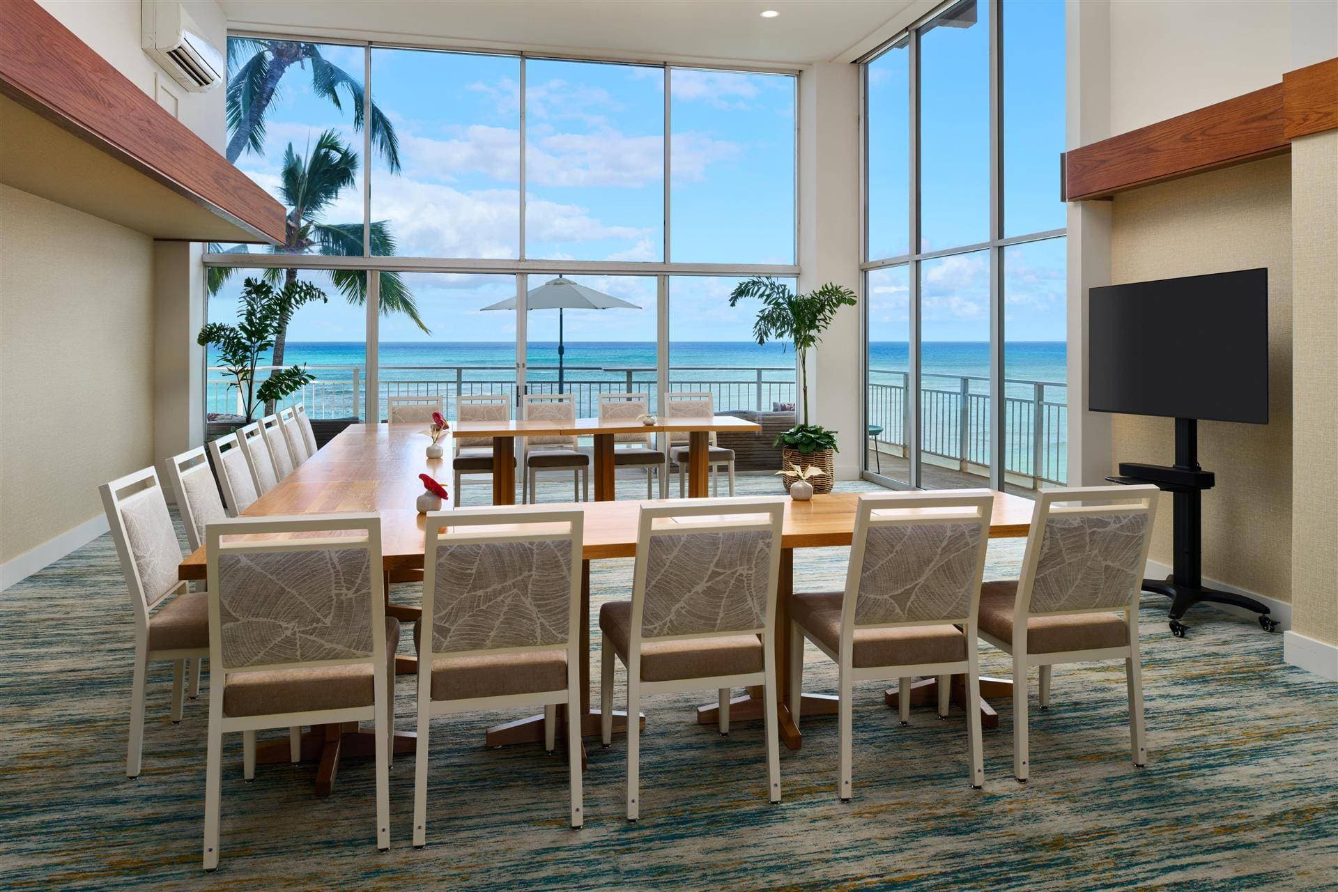 Kaimana Beach Hotel 17
