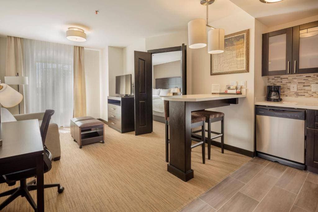 Staybridge Suites Irapuato 11