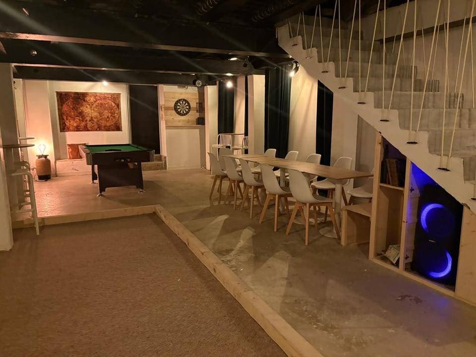 Kruz Antibes – Bar à Jeux, Billard, Fléchettes & Karaoké 4