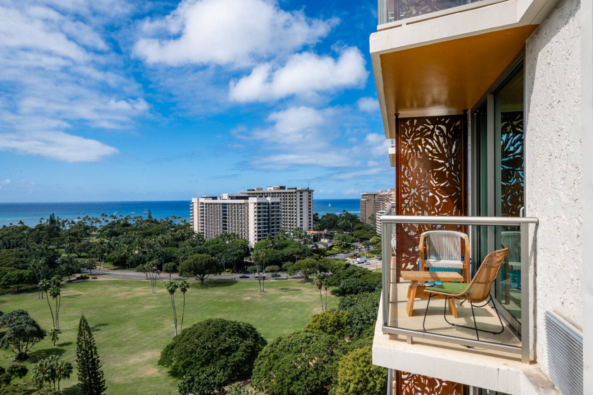 Luana Waikiki Hotel & Suites 4