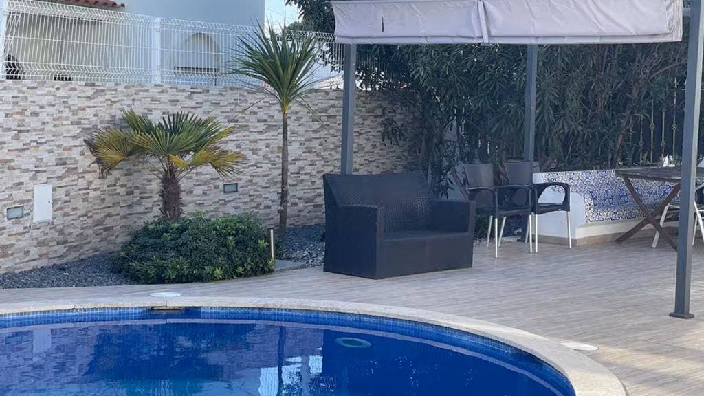 Aveiros Beach House 49