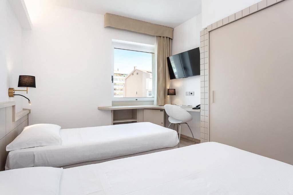 Hotel Carlo Felice 16