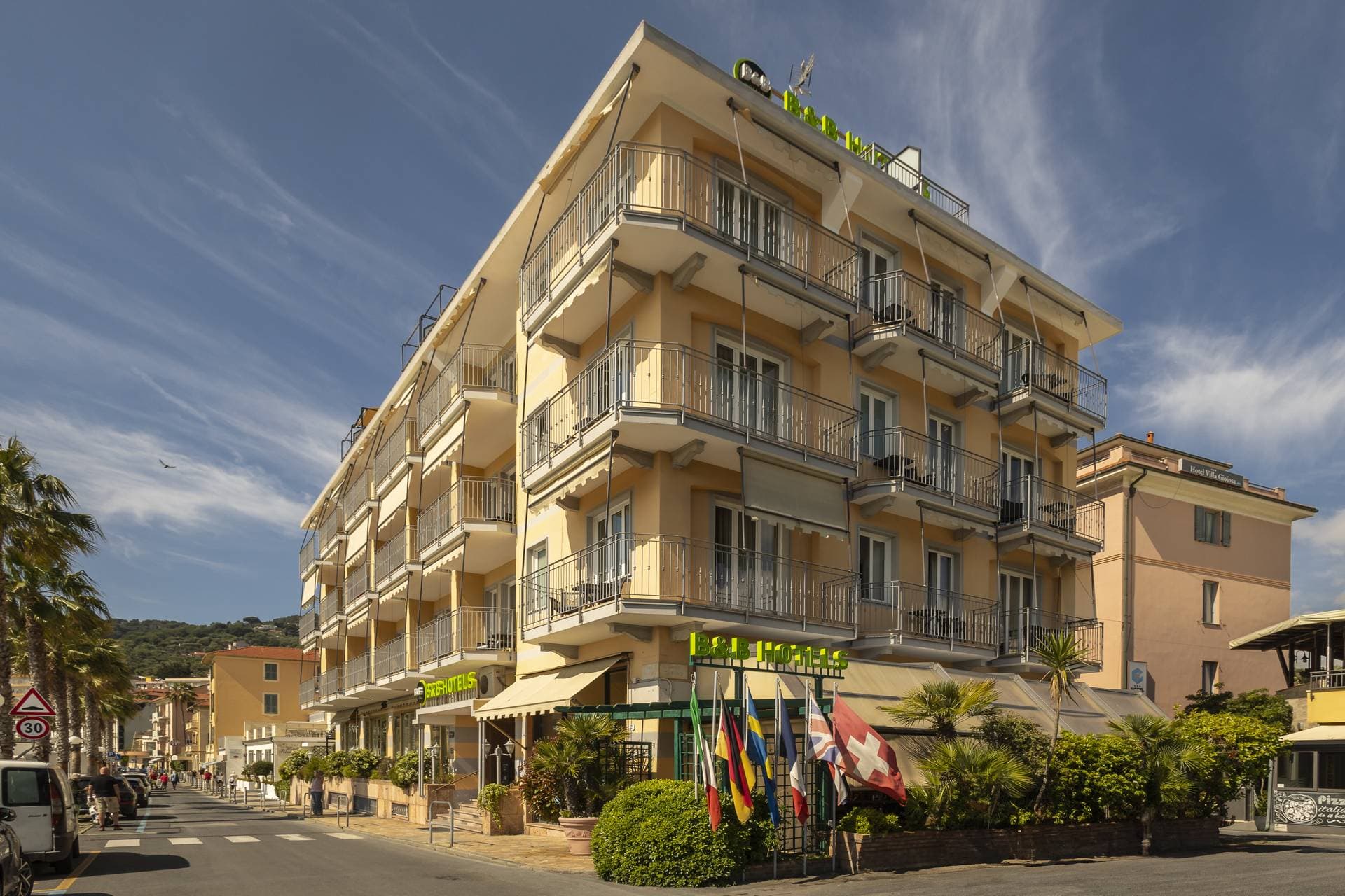 B&B HOTEL Diano Marina Palace 2