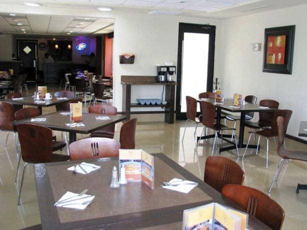 Hotel Alameda Express 10