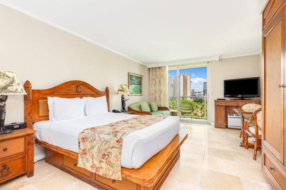 Luana Waikiki Hotel & Suites 3