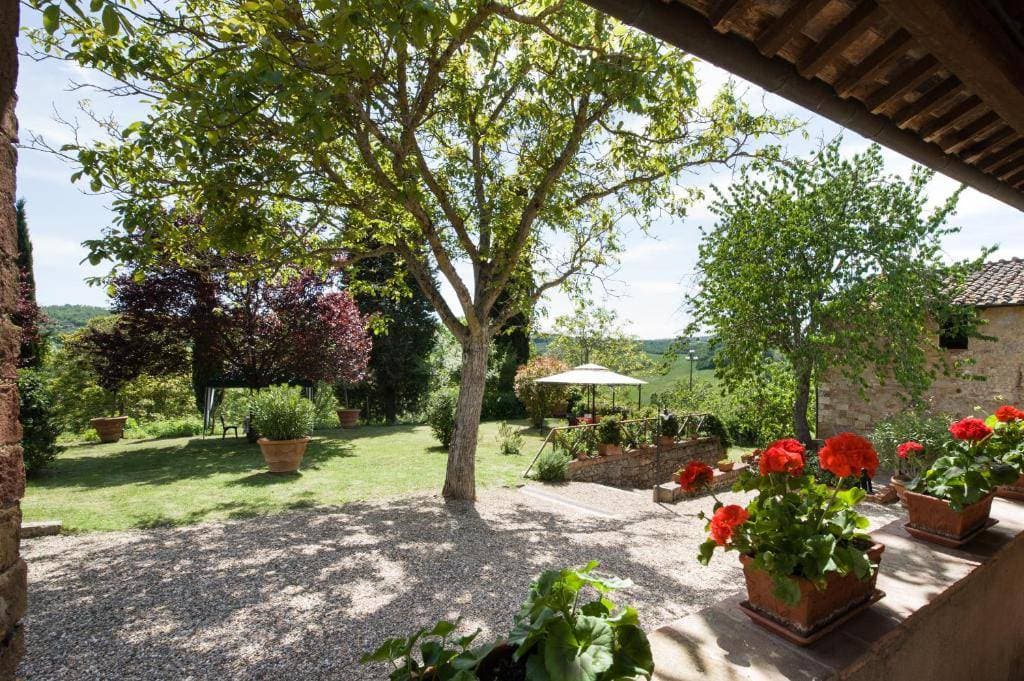 Villa e Fattoria di Radi 16