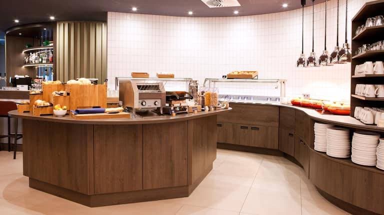 Hampton by Hilton Regensburg 12