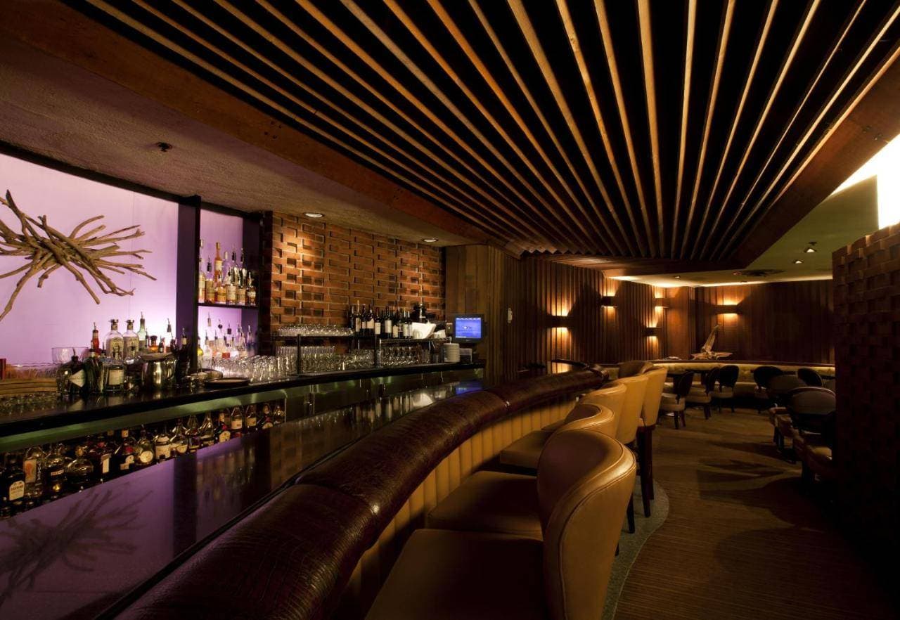 Hotel DeLuxe 11