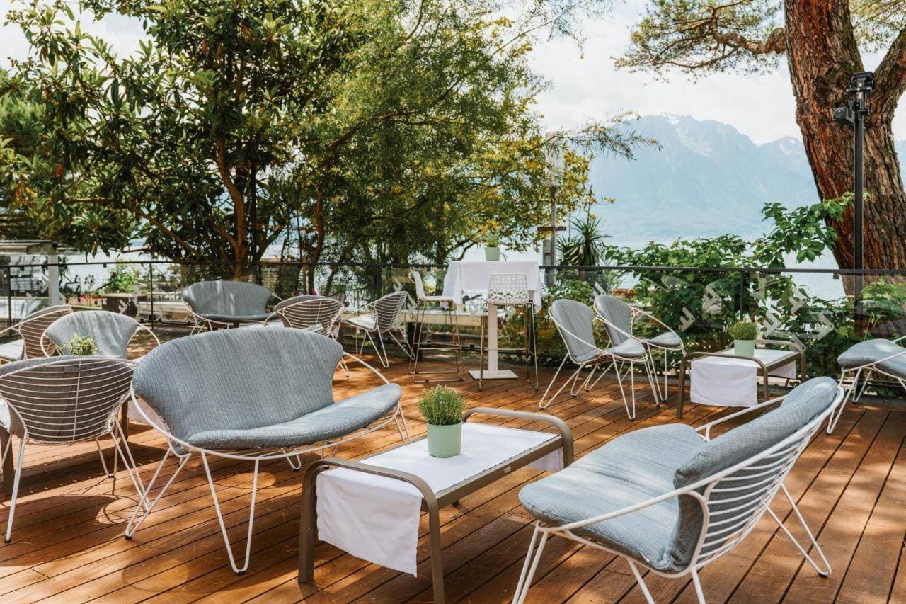 Mona Montreux 18