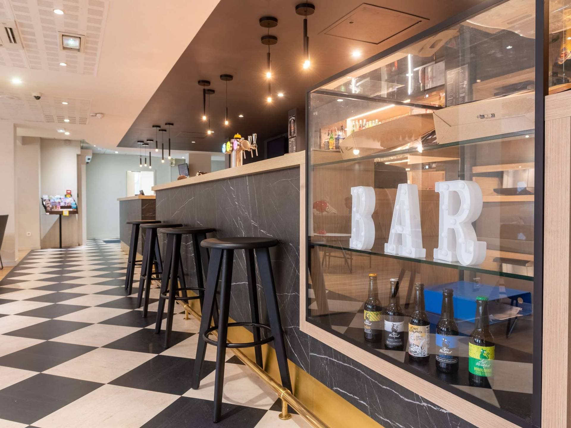 Ibis Lyon Est Bron  2