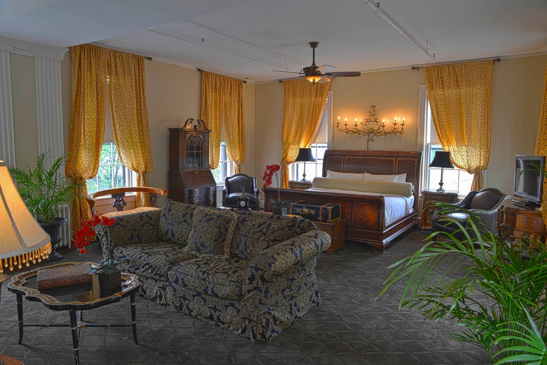 Maxwell Mansion 4